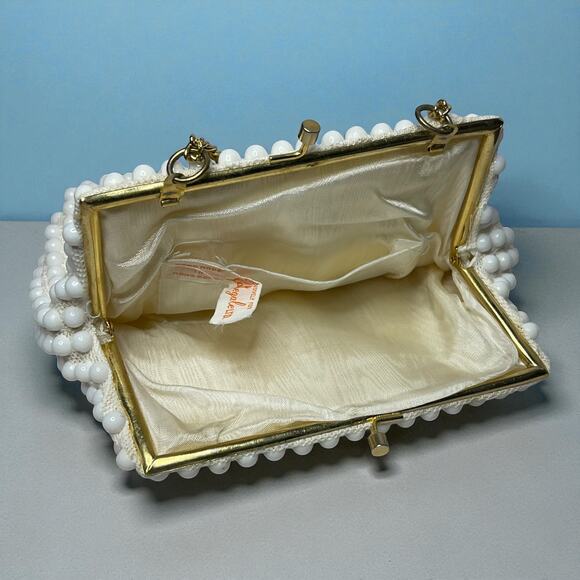 Vintage La Regale Beaded Clamshell Evening Bag White Faux Pearl Hobnail 1960s - Picture 5 of 10